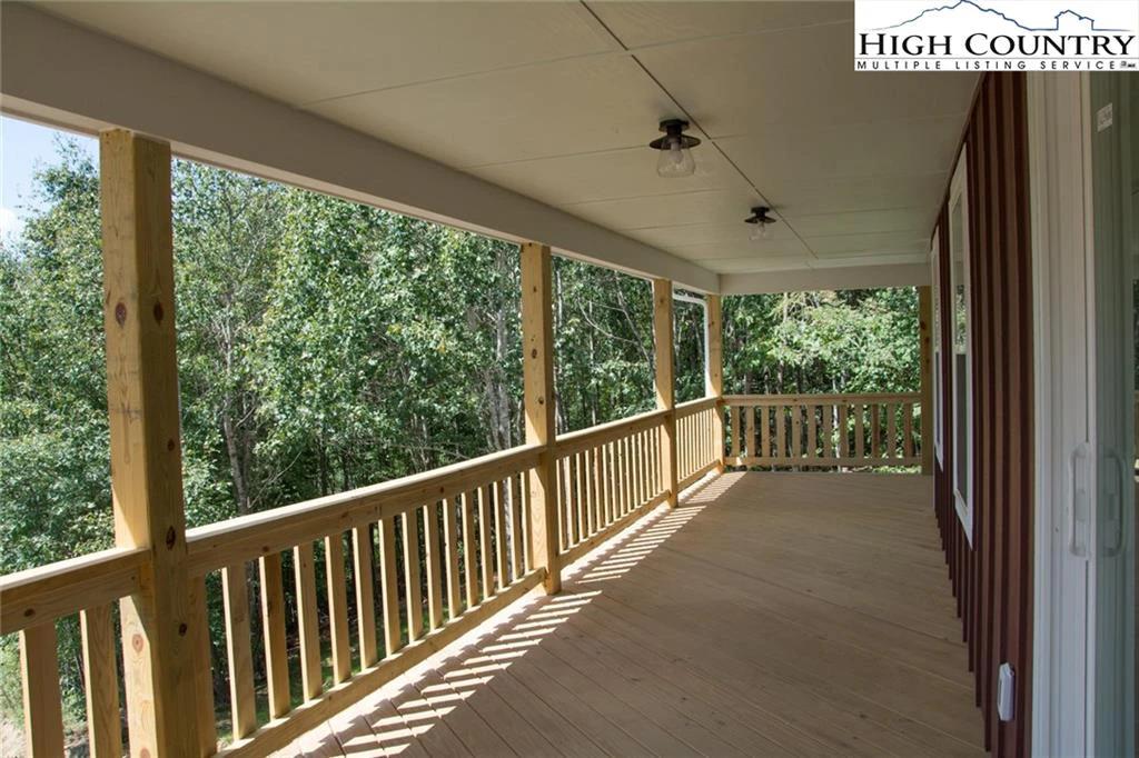 Image number 15 for the current listing