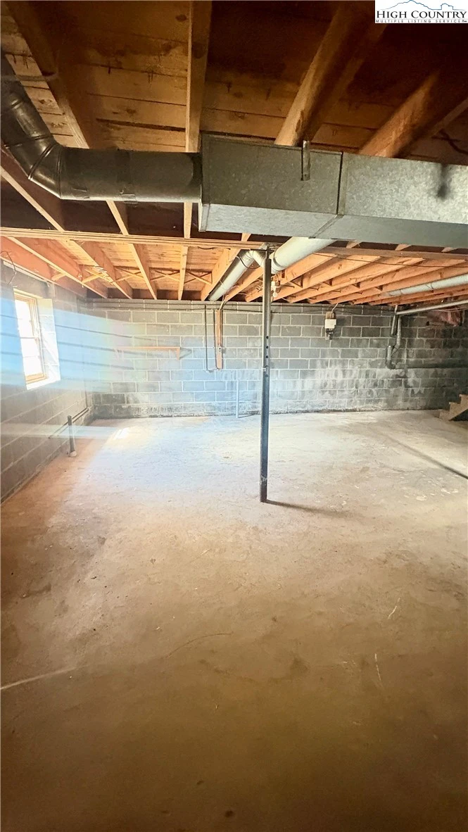 Image number 18 for the current listing