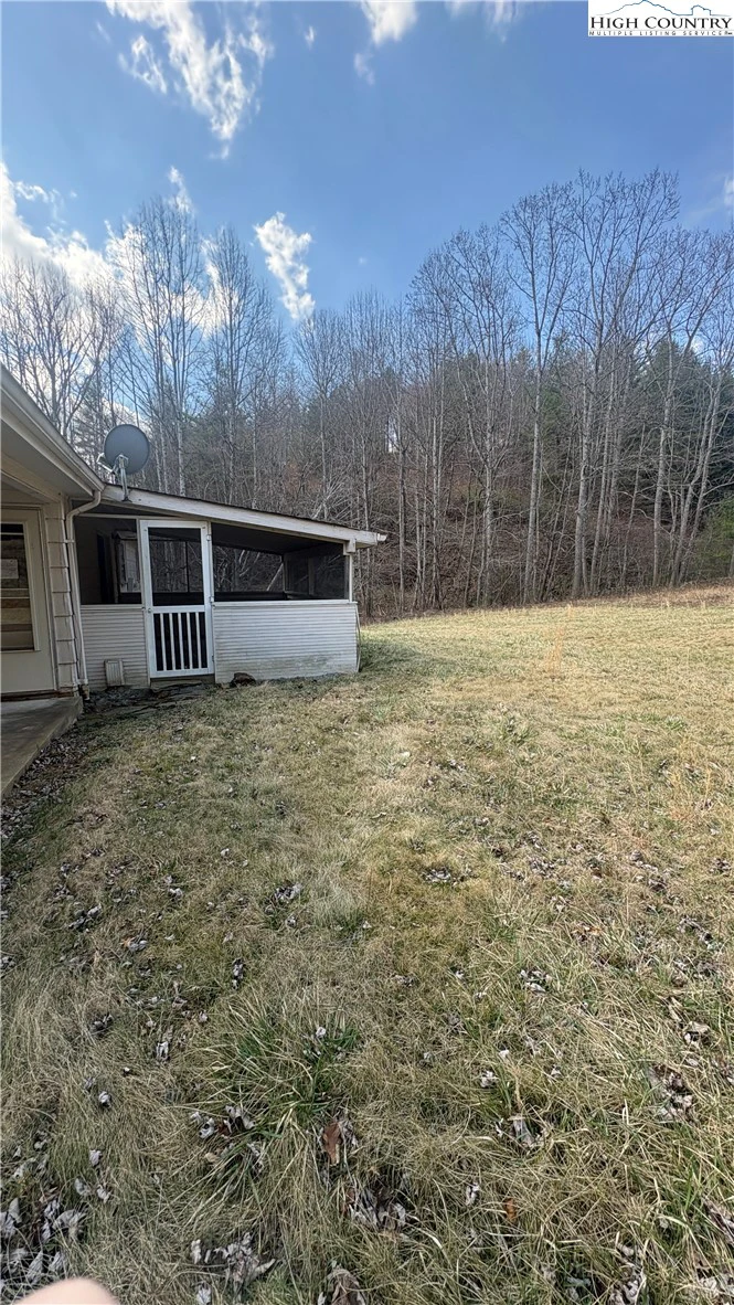 Image number 21 for the current listing