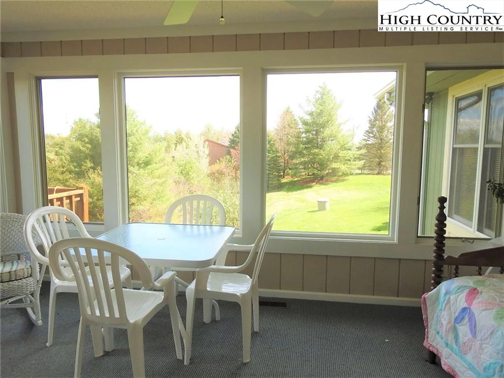 Image number 16 for the current listing