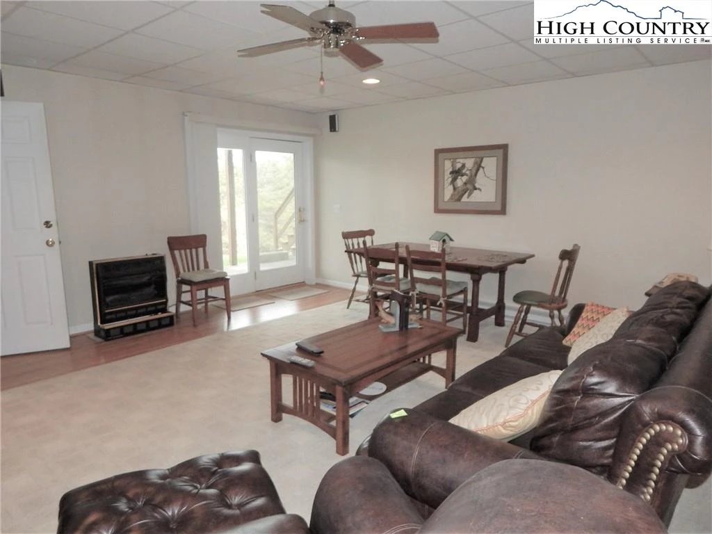Image number 12 for the current listing