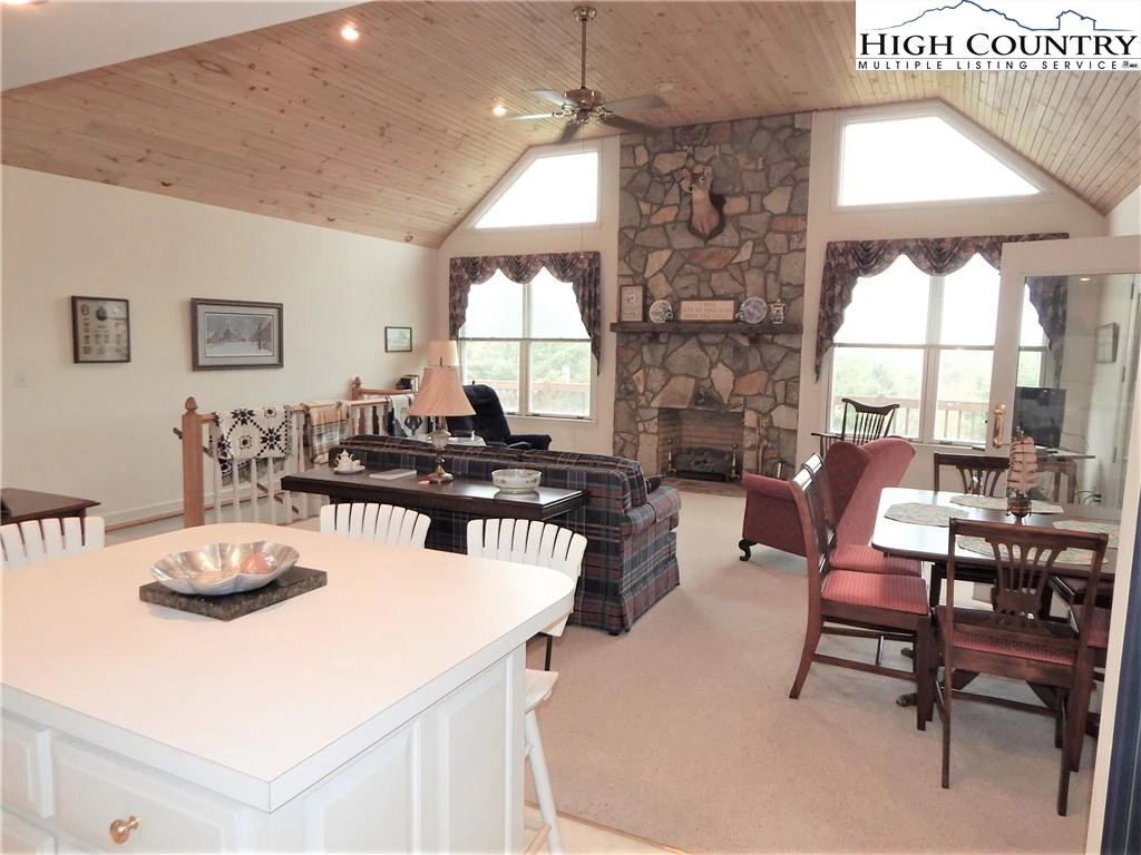 Image number 20 for the current listing