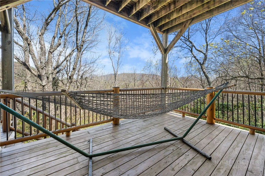 Image number 15 for the current listing