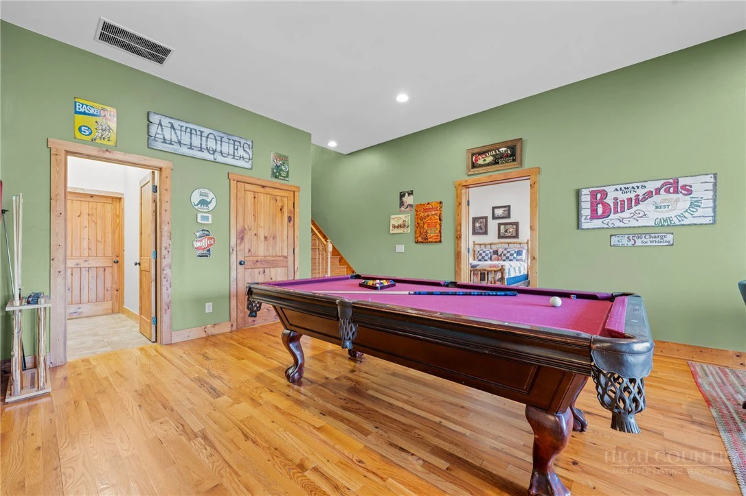 Image number 4 for the current listing