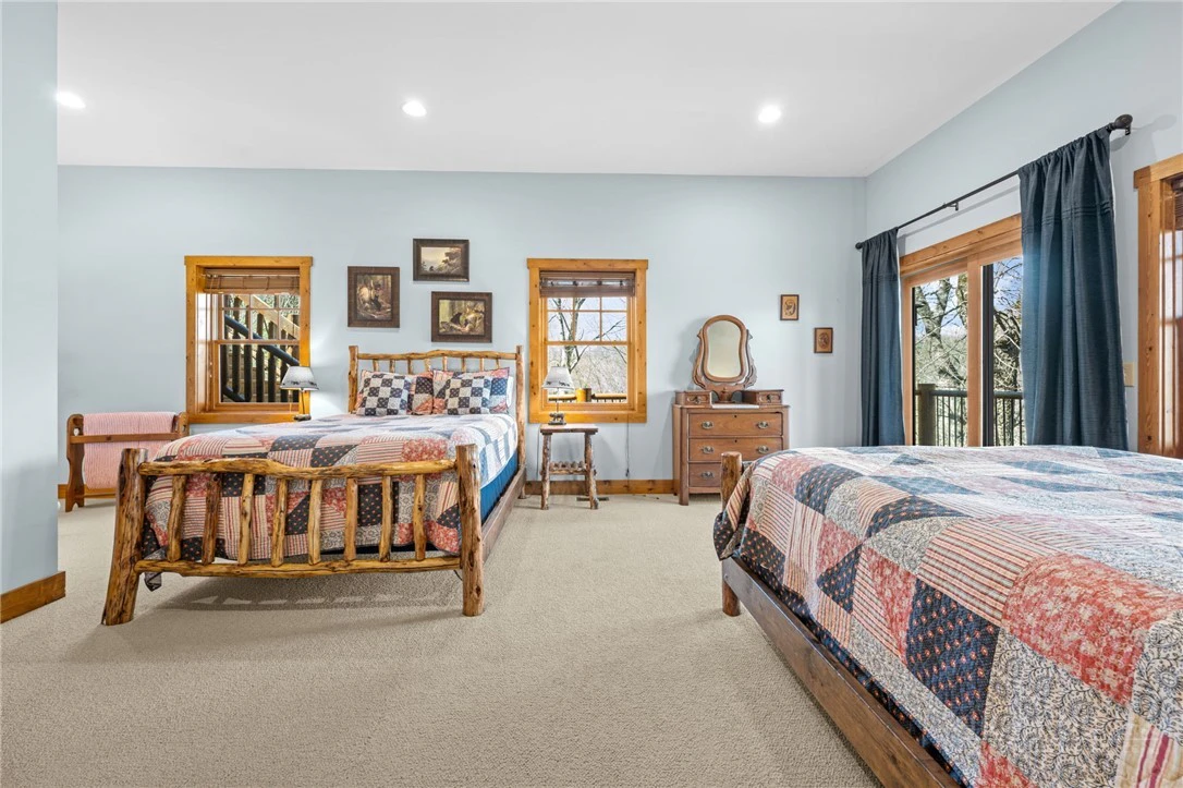 Image number 10 for the current listing