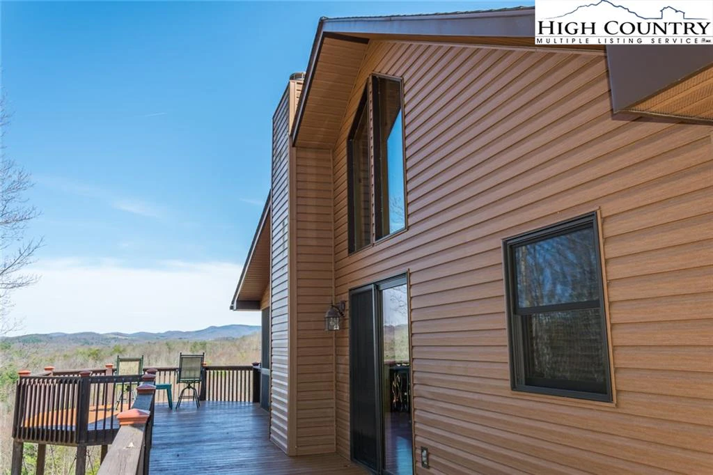 Image number 1 for the current listing