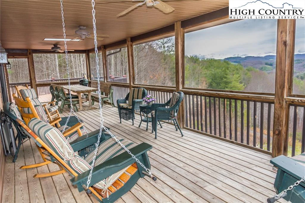 Image number 11 for the current listing