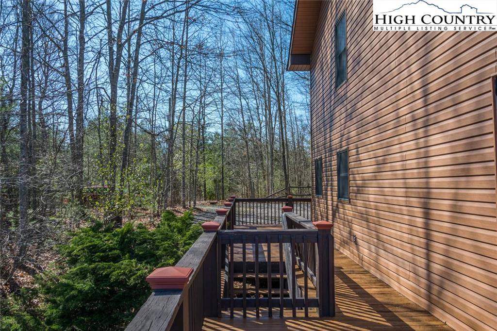 Image number 15 for the current listing