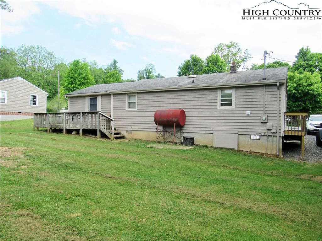 Image number 19 for the current listing