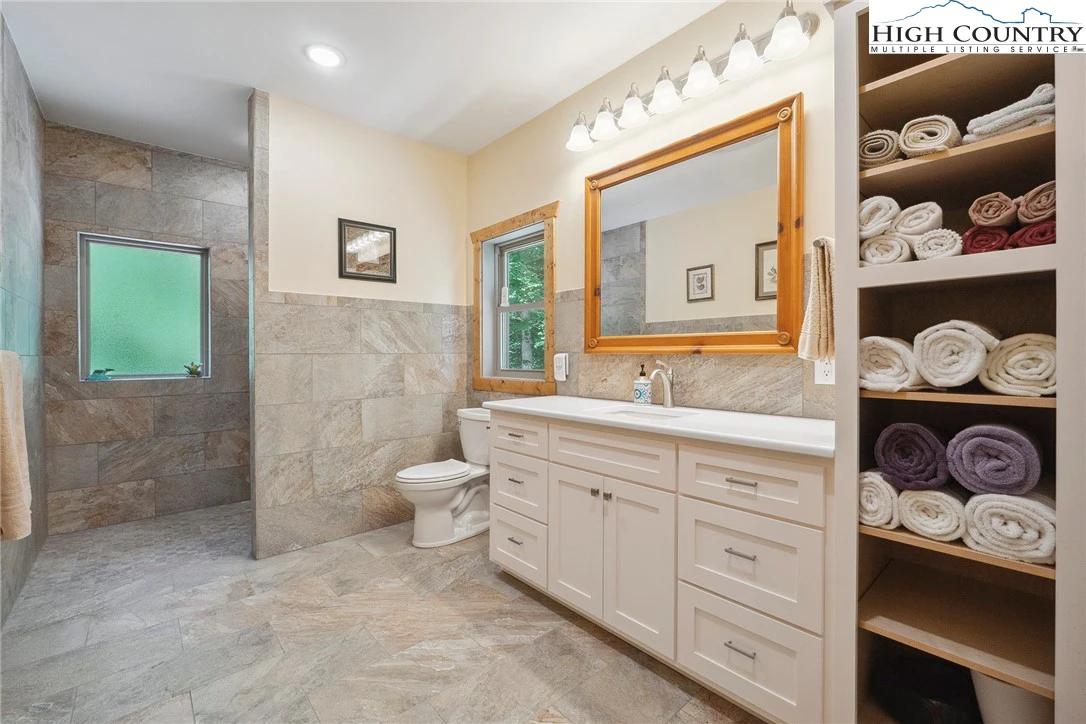 Image number 9 for the current listing