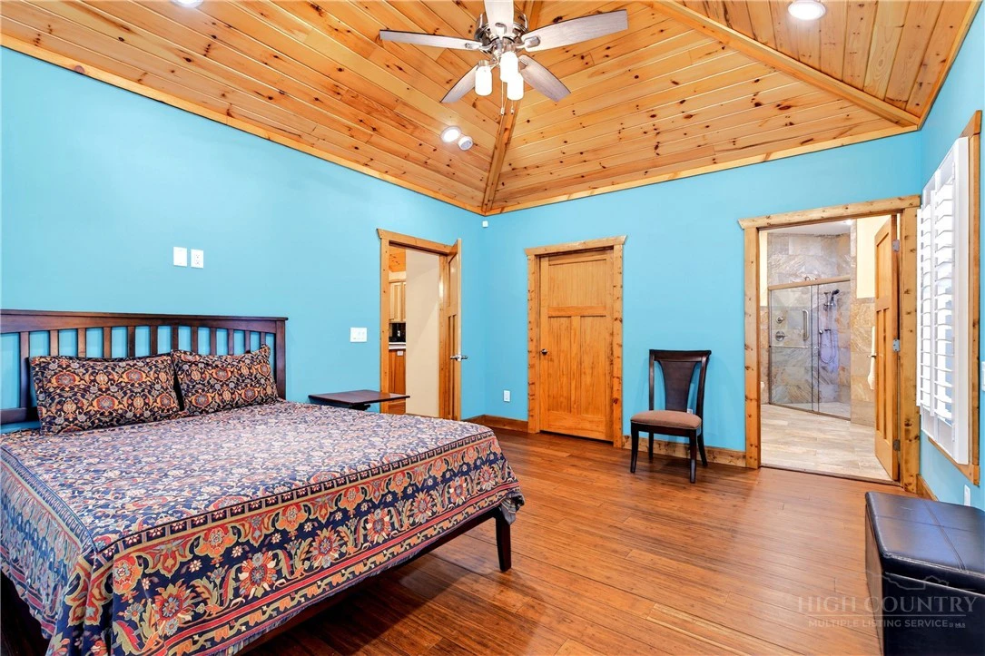 Image number 3 for the current listing
