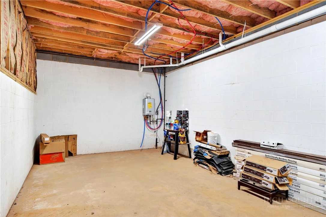 Image number 23 for the current listing