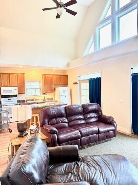 Image number 5 for the current listing