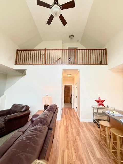 Image number 8 for the current listing