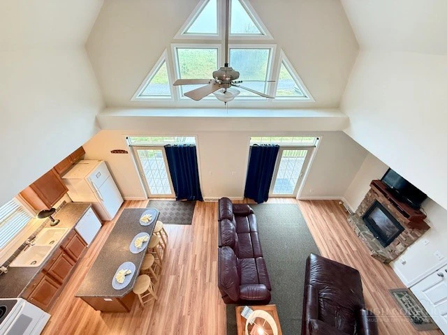 Image number 10 for the current listing