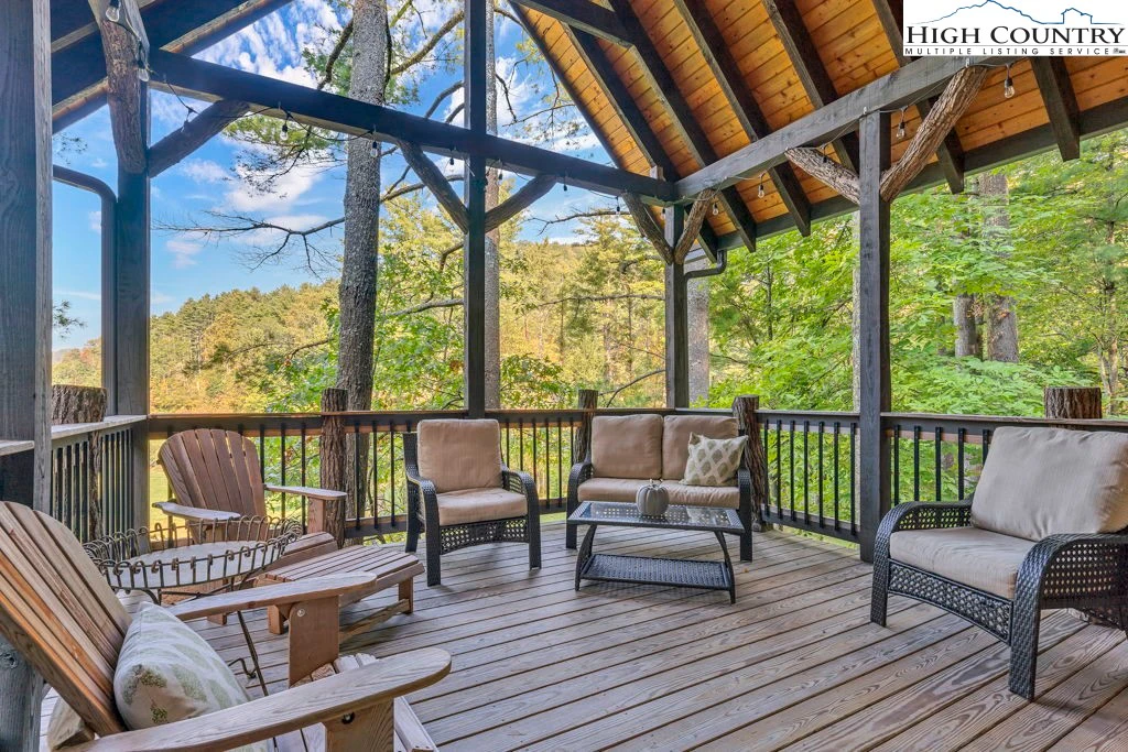 Image number 8 for the current listing