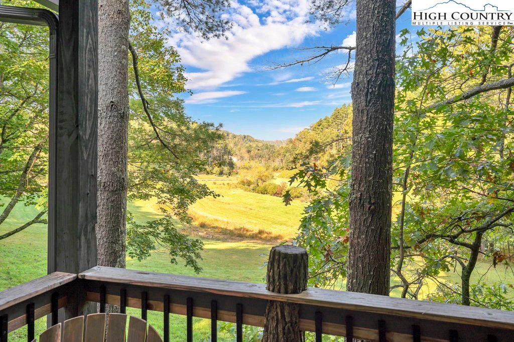 Image number 10 for the current listing