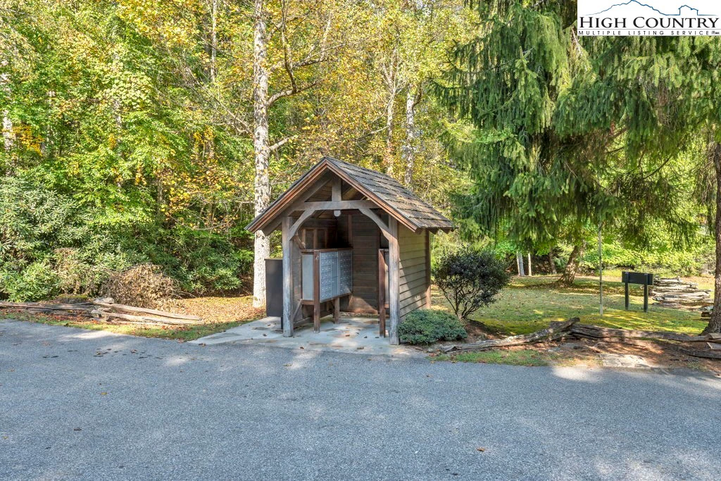 Image number 17 for the current listing