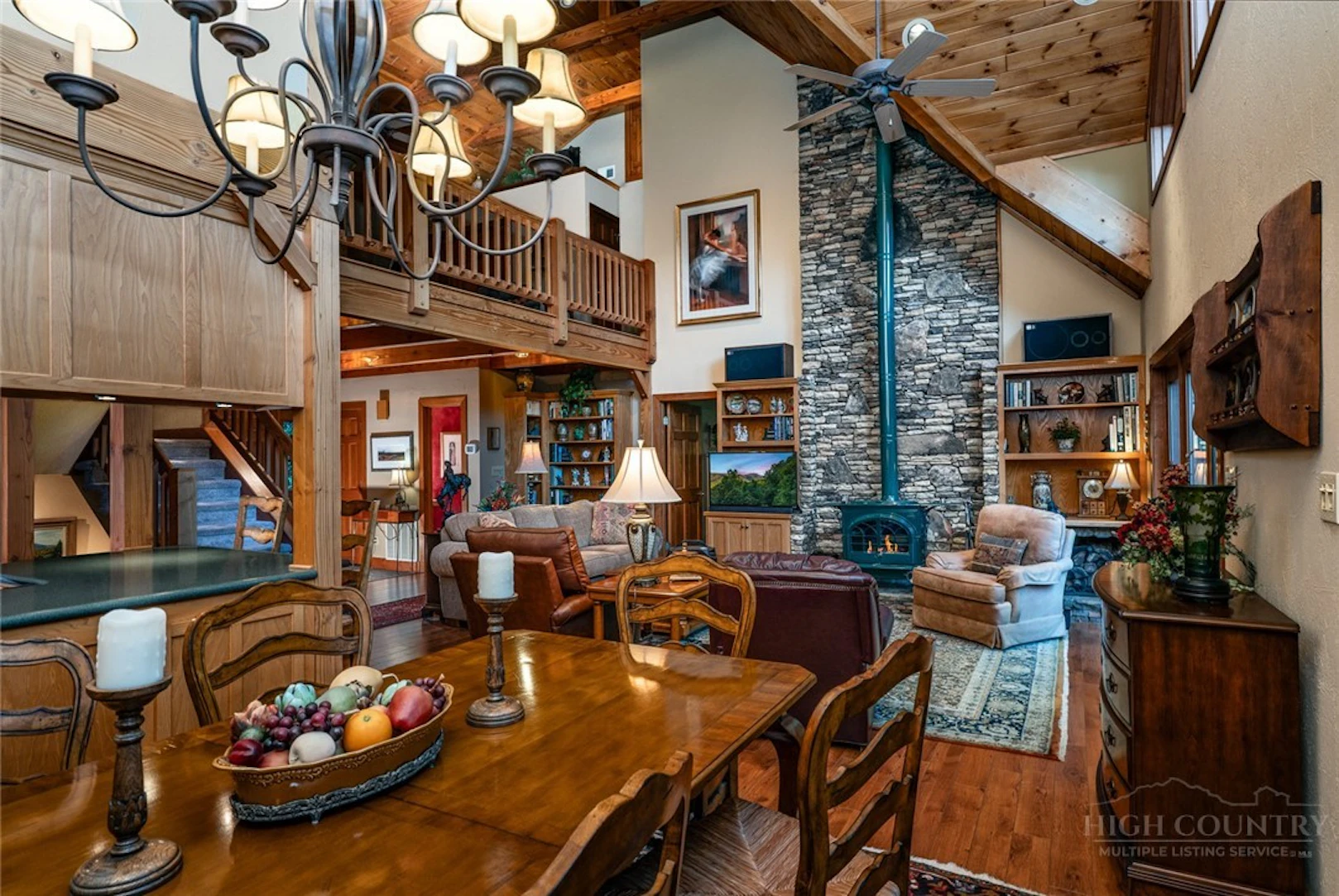 Image number 15 for the current listing