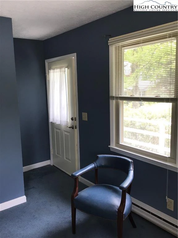 Image number 3 for the current listing