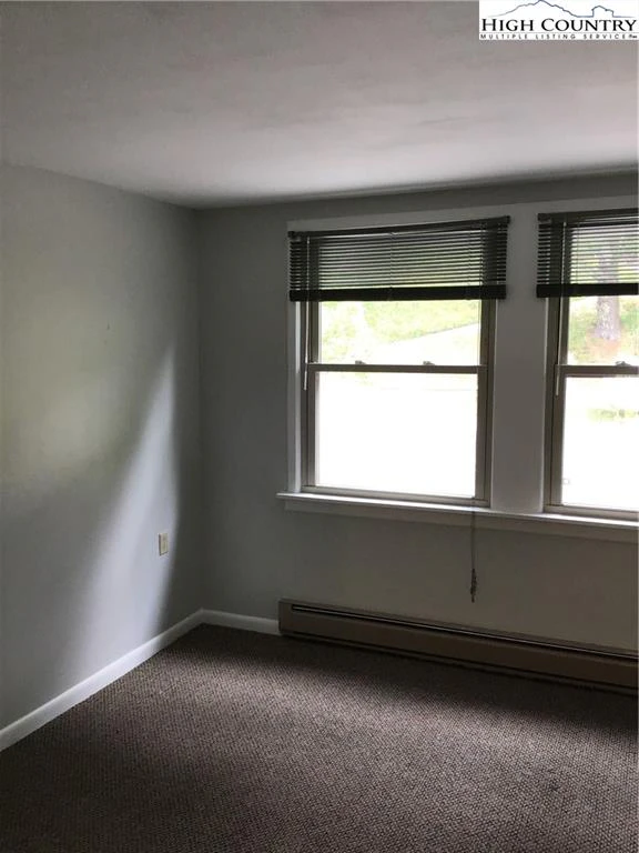 Image number 8 for the current listing