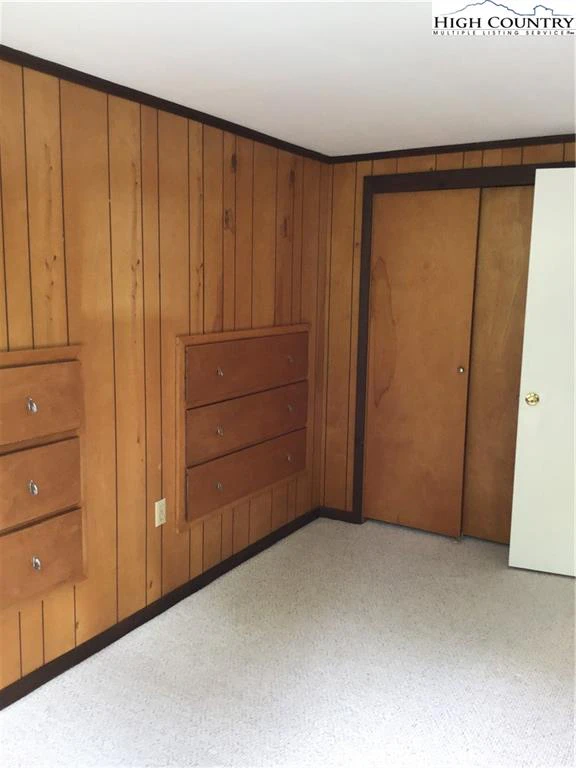 Image number 9 for the current listing
