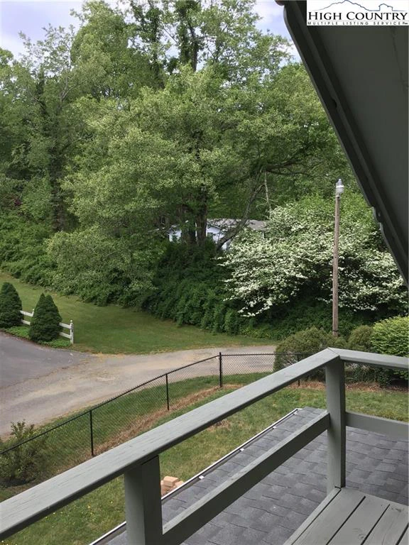 Image number 2 for the current listing