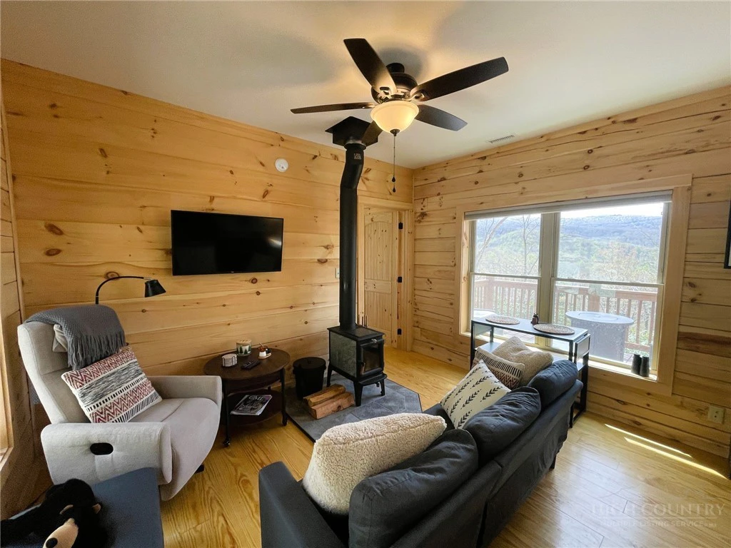 Image number 20 for the current listing