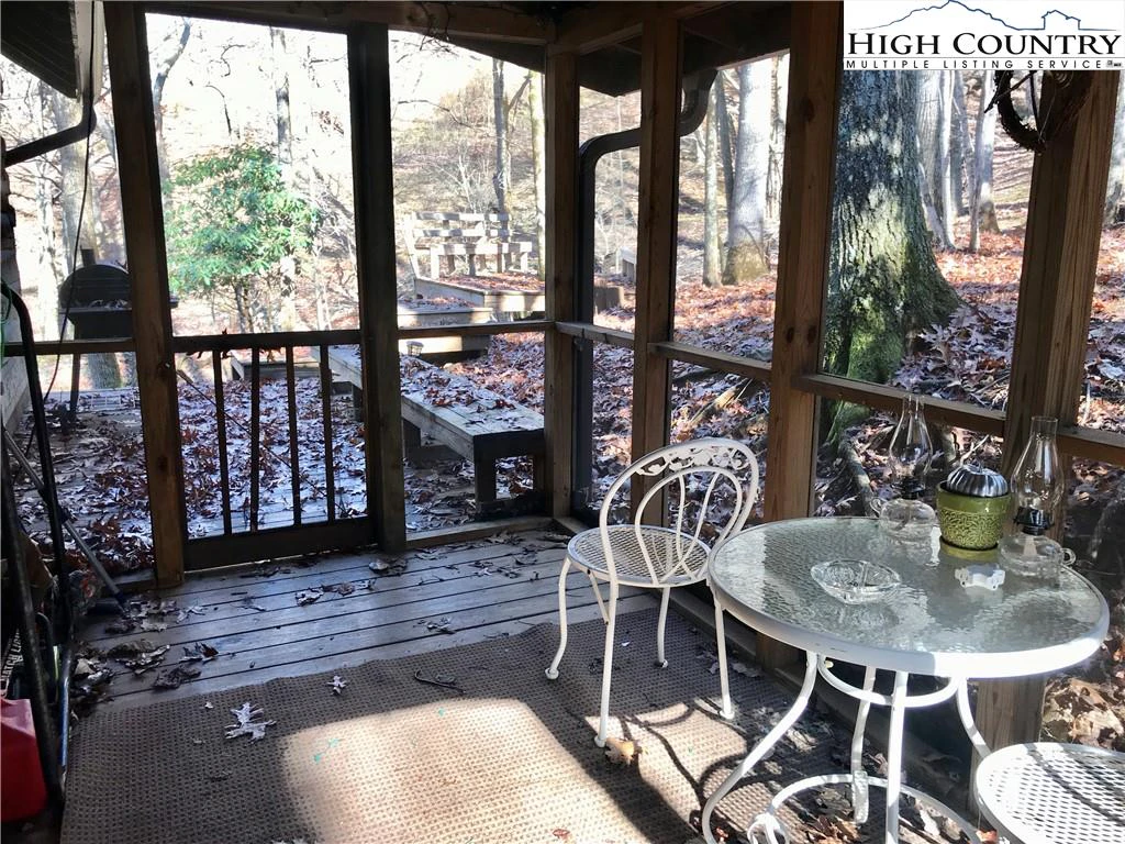 Image number 12 for the current listing