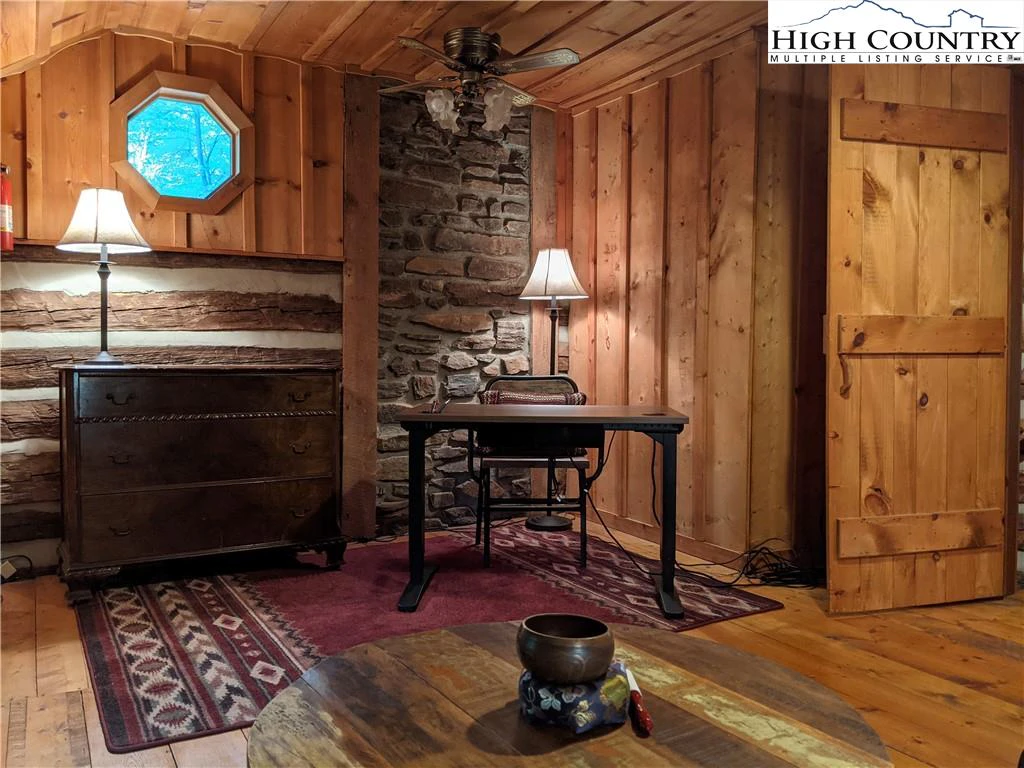 Image number 6 for the current listing