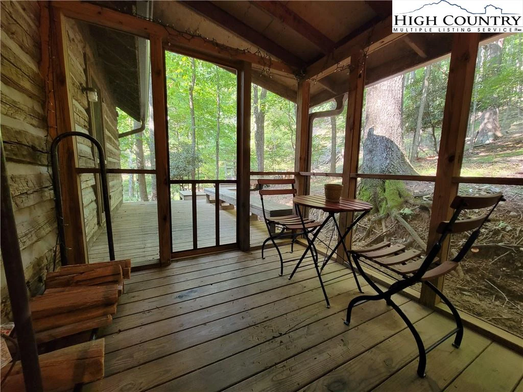 Image number 11 for the current listing