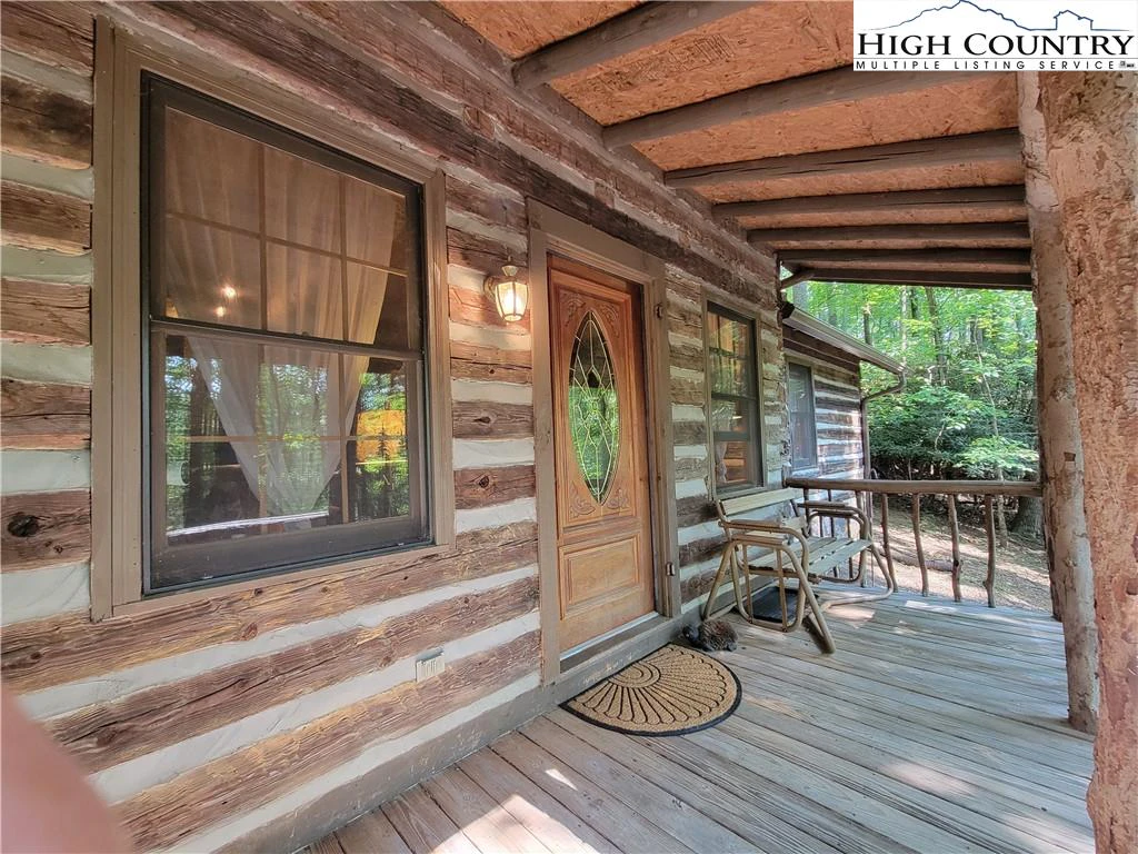 Image number 14 for the current listing