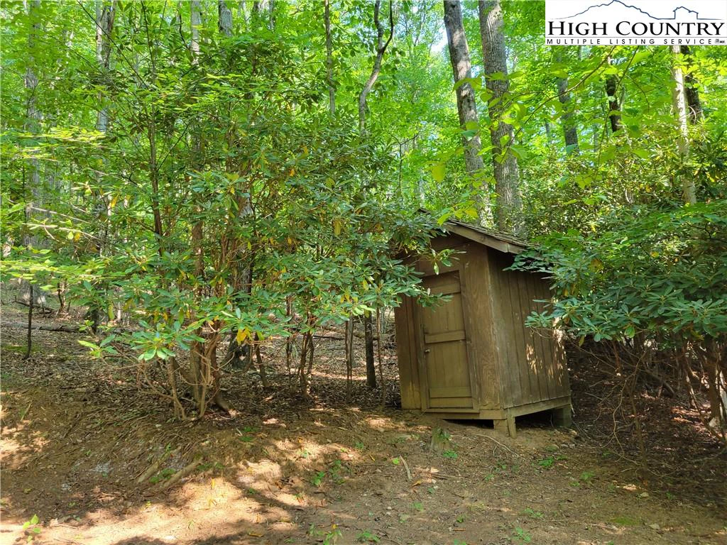 Image number 16 for the current listing