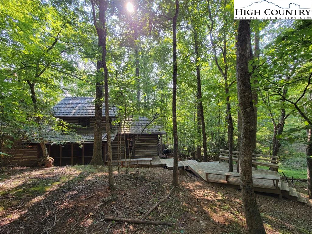 Image number 17 for the current listing