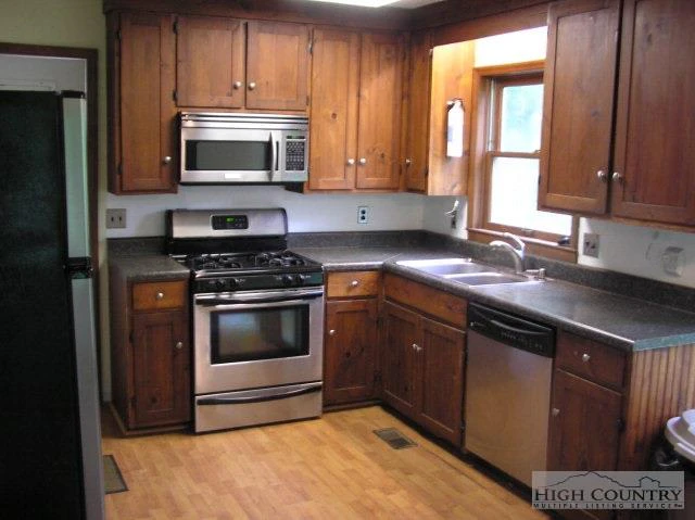 Image number 3 for the current listing