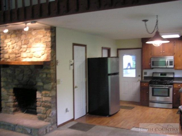 Image number 6 for the current listing
