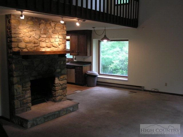 Image number 7 for the current listing