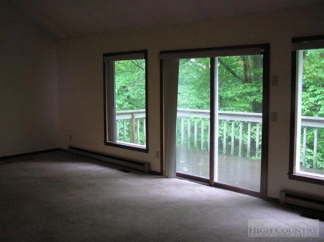 Image number 8 for the current listing