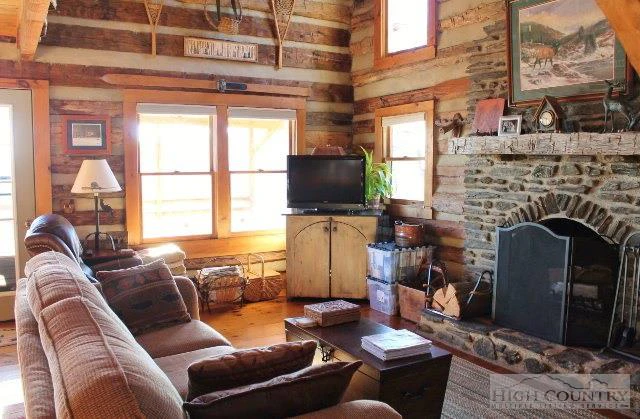 Image number 11 for the current listing
