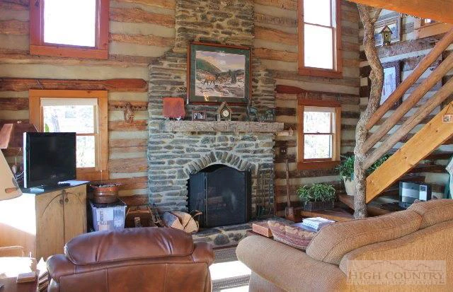 Image number 9 for the current listing