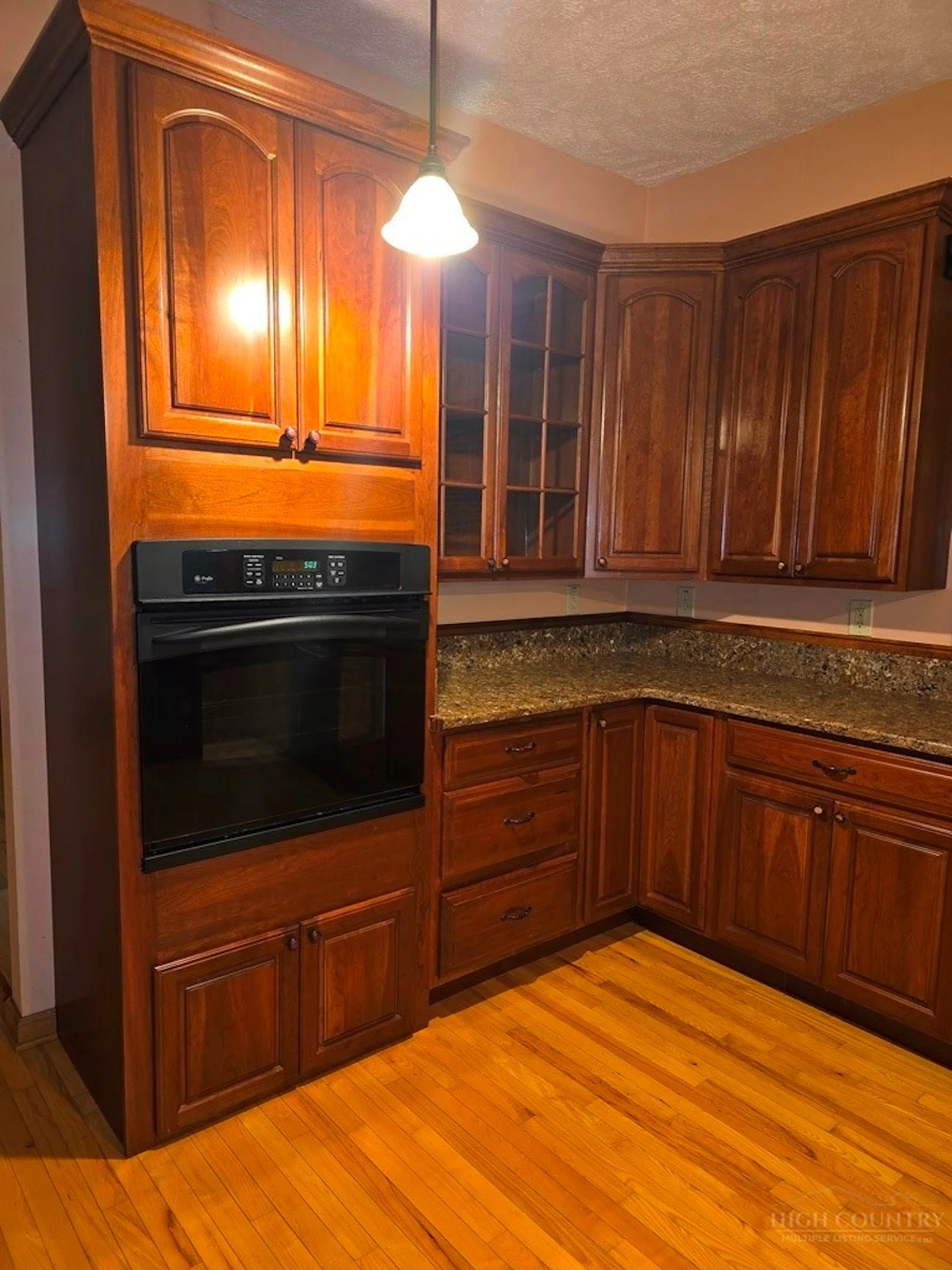 Image number 7 for the current listing