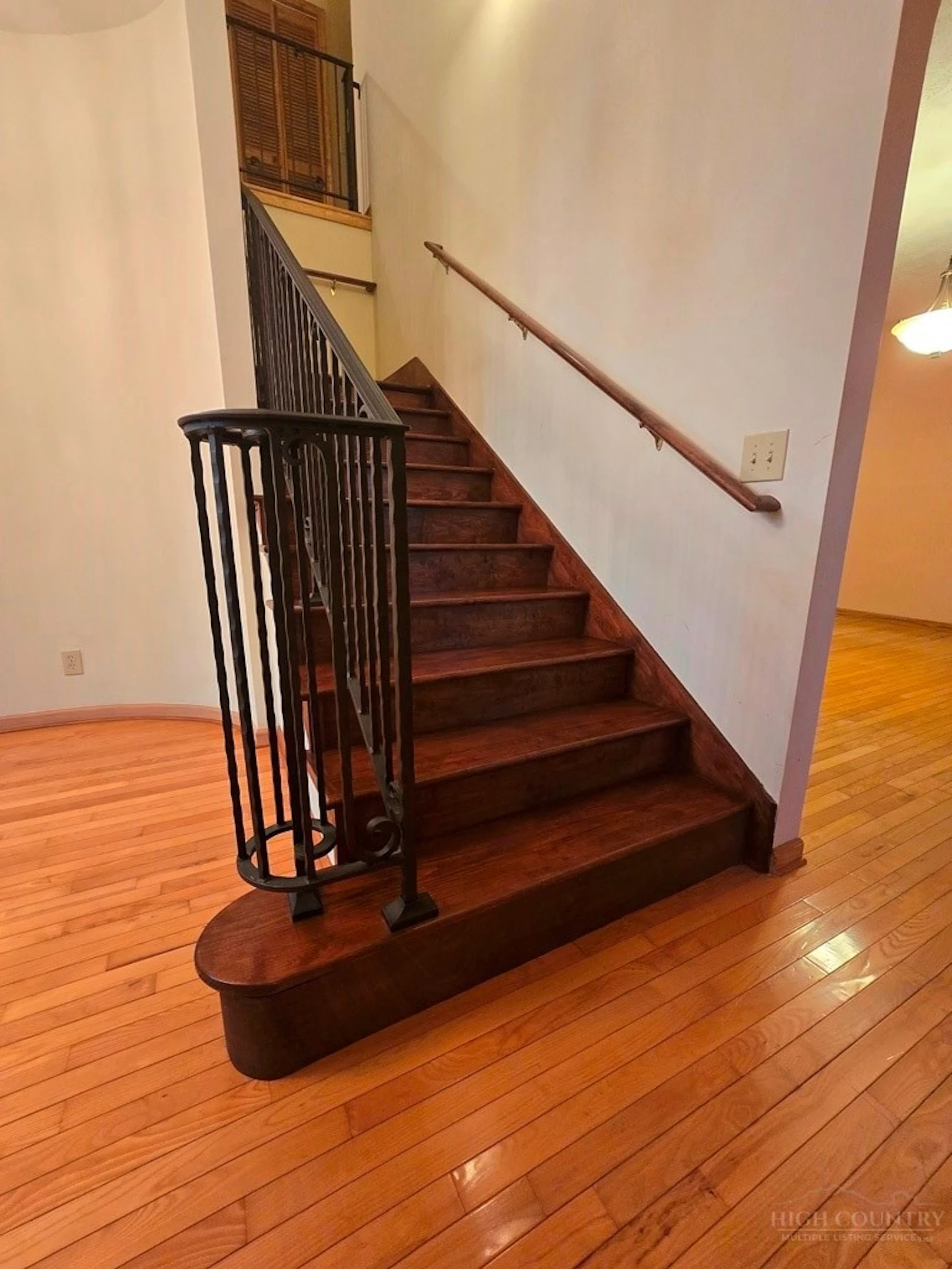 Image number 20 for the current listing