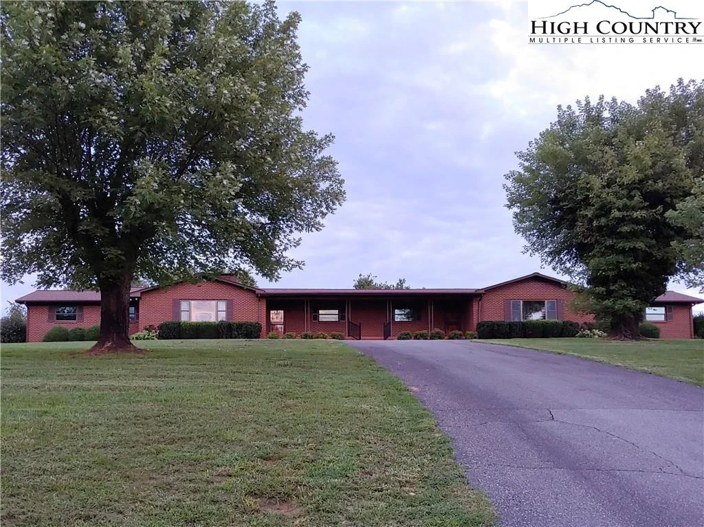 Image number 1 for the current listing