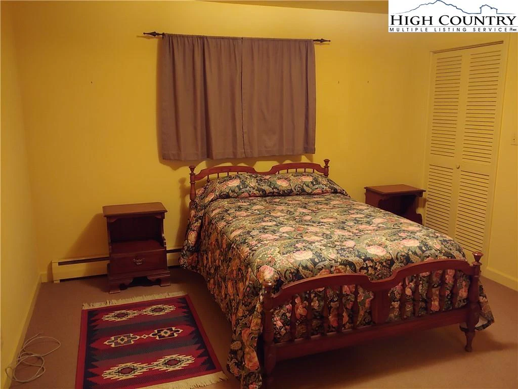 Image number 11 for the current listing
