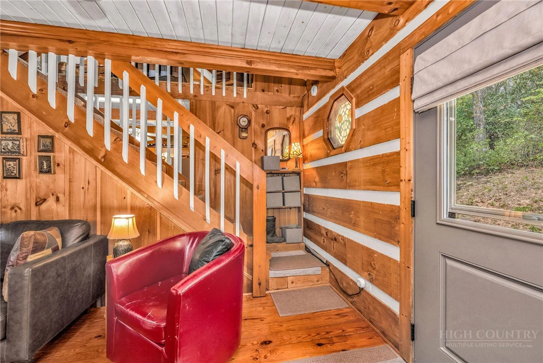 Image number 5 for the current listing