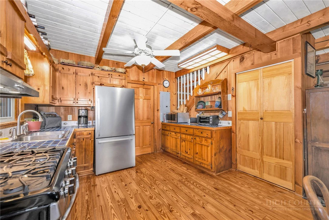 Image number 9 for the current listing