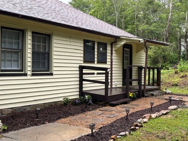 Image number 2 for the current listing