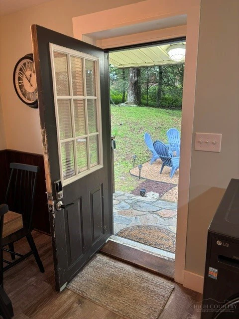 Image number 4 for the current listing
