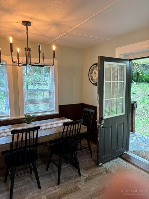 Image number 5 for the current listing