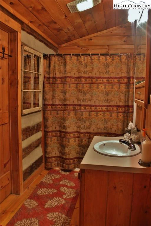 Image number 2 for the current listing